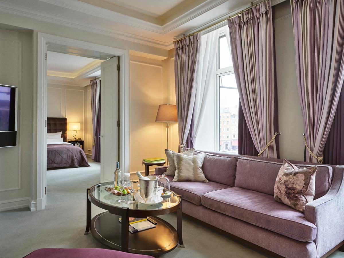 Deluxe one bedroom (2)