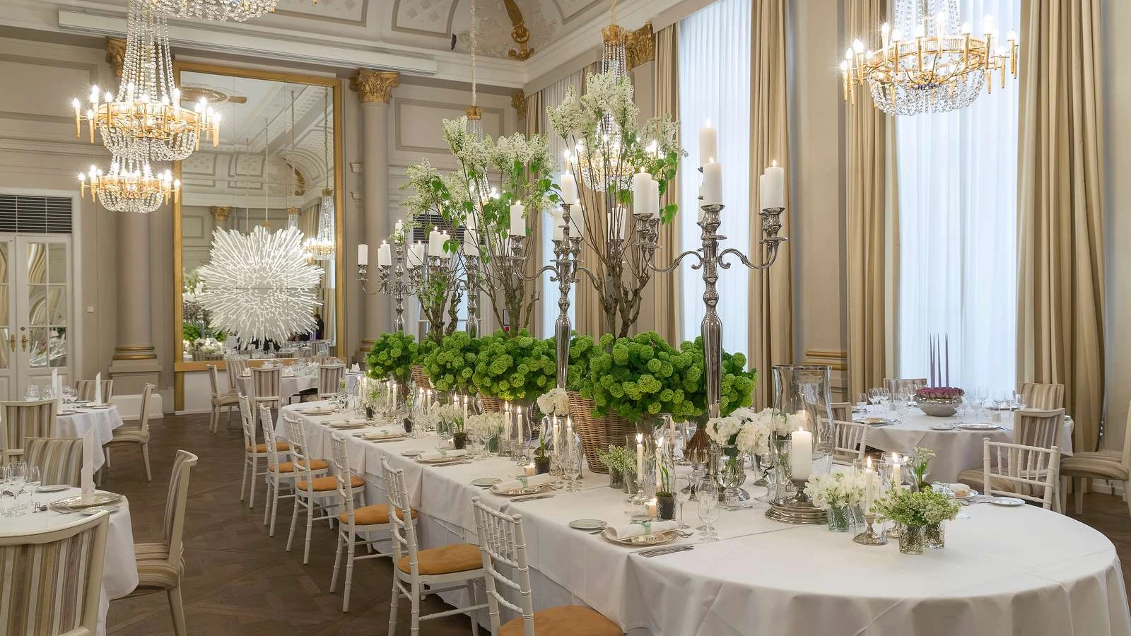 banquet cover