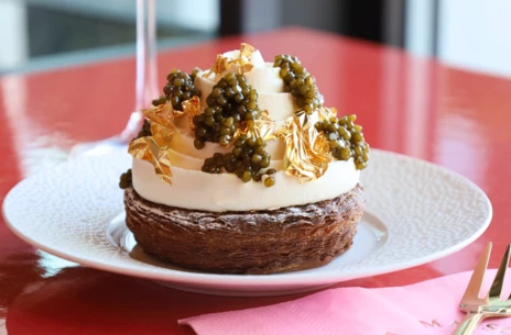 Redigeret billede af fastelavnsbolle med caviar