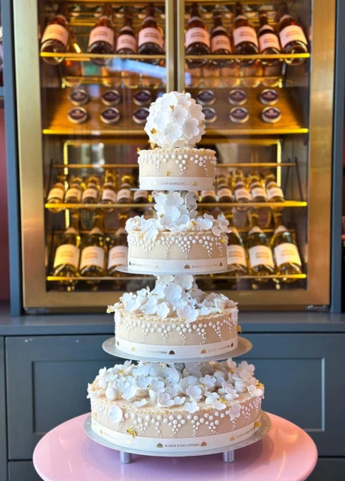 Maison wedding cake