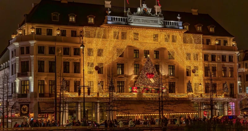 Christmas facace in the dark