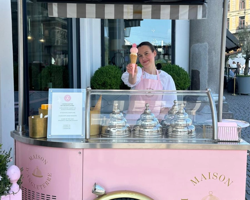 Maison ice cream trolley