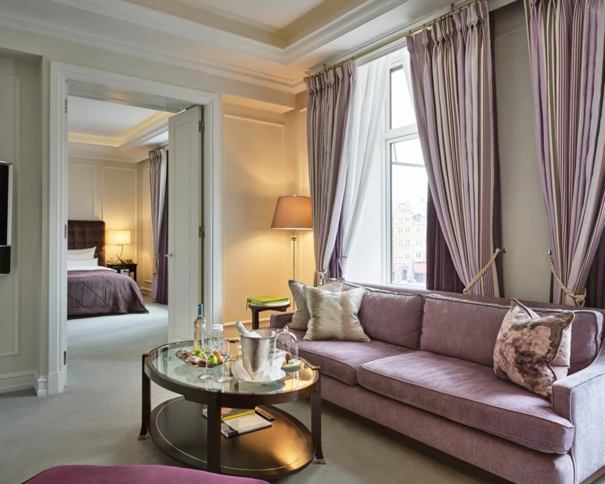 Deluxe one bedroom (2)