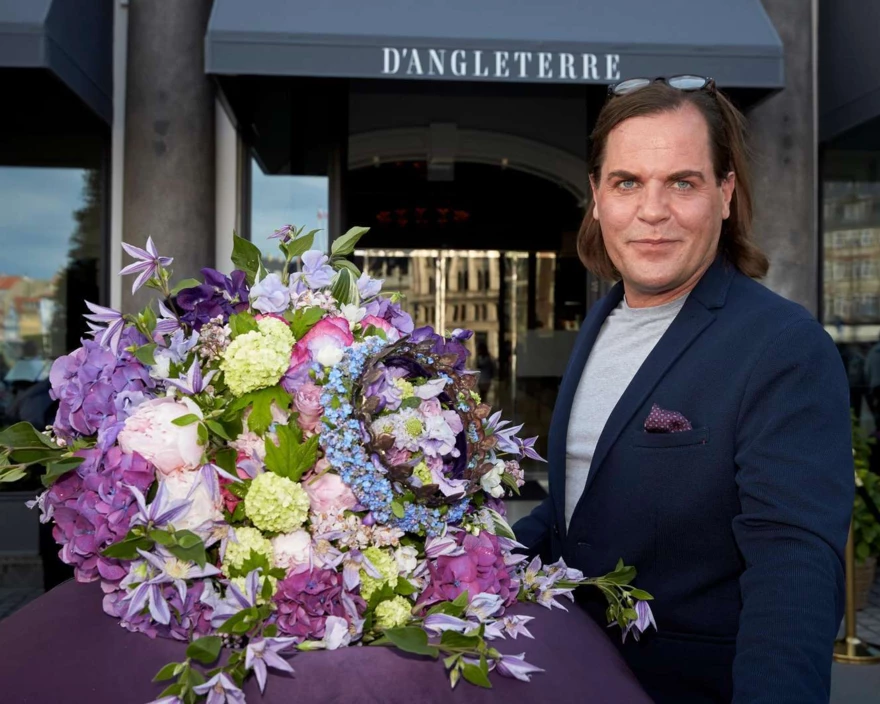 1600px_COLOURBOX40297368